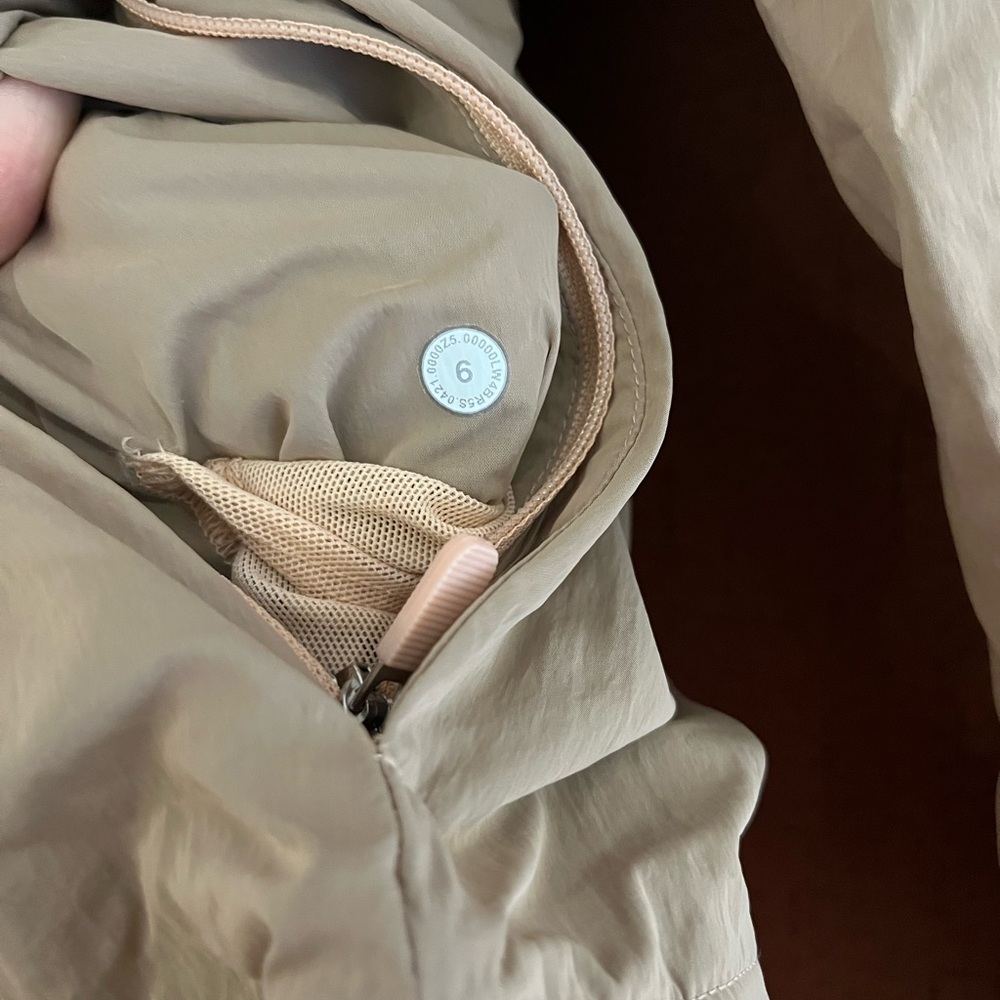 lululemon athletica wind breaker - Picture 7 of 7